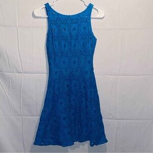 BB Dakota Vibrant Blue Lace Top